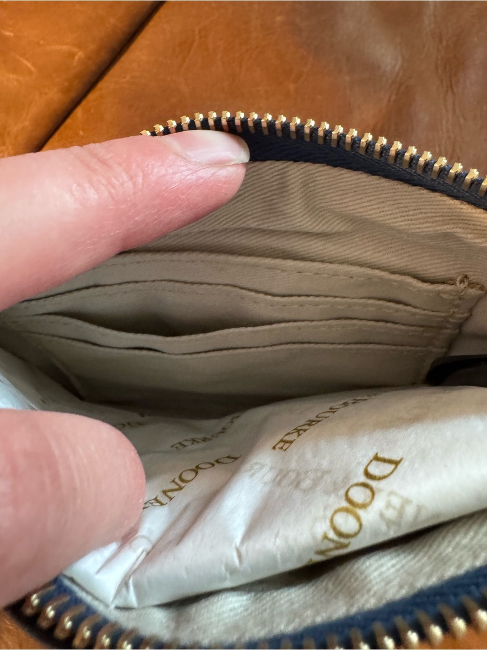 Dooney and Bourke clutch/purse/wallet NWT - Picture 4 of 8